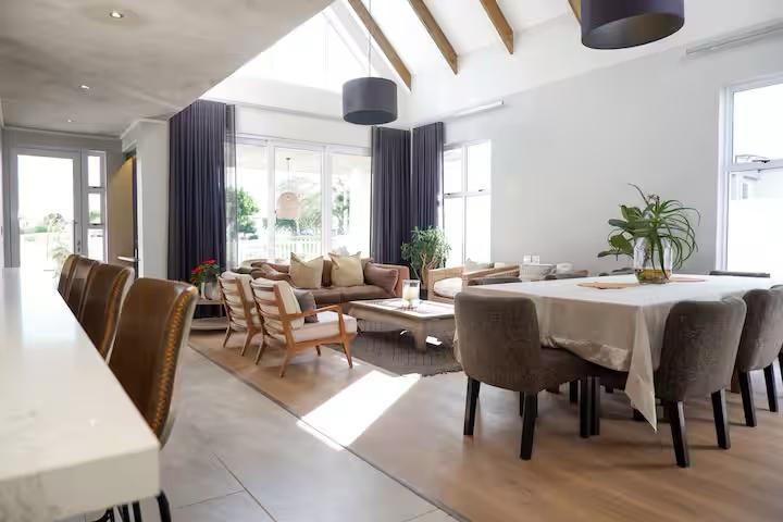6 Bedroom Property for Sale in Kingswood Golf Estate Western Cape
